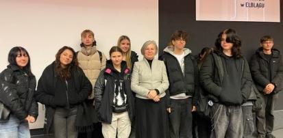 Uczniowie z IV LO na wykładzie z psychologii