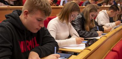 Uczniowie i studenci pisali listy w obronie praw człowieka