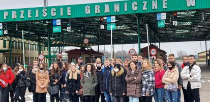 Studenci IE na przejściu granicznym w Grzechotkach
