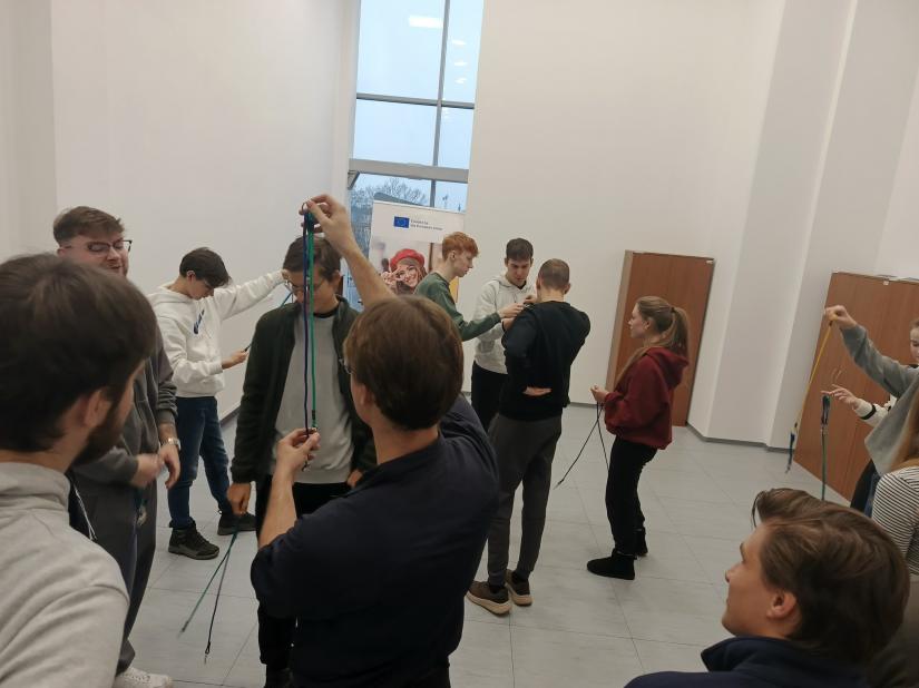 Dzisiaj w Krainie Kariery: Administracja & Ekonomia w Akcji!