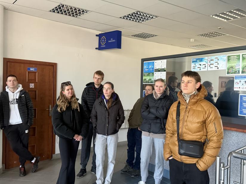 Studyjna wizyta student&oacute;w logistyki w Porcie Morskim