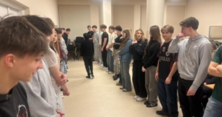 Uczniowie z III LO w Elblągu na zajęciach w IPJ