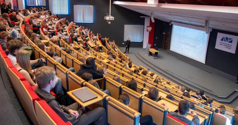 Jakim doktorem był doktor Mikołaj Kopernik i ars medendi w świetle źródeł historycznych