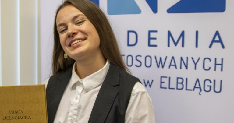 Historyczna obrona pracy dyplomowej w IP na kierunku Kosmetologia