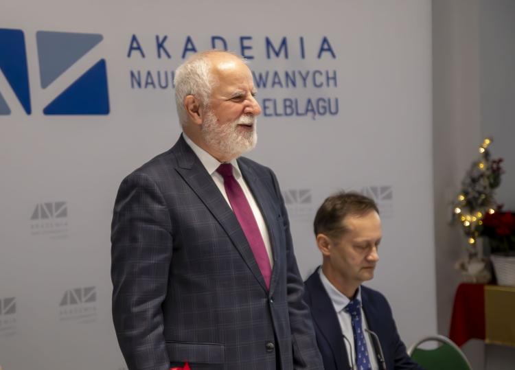 Uznanie dla adiunkta IIS