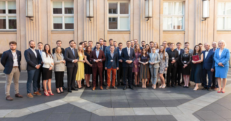 Studentki PWSZ w Elblągu laureatkami konkursu Rządowego Centrum Legislacji
