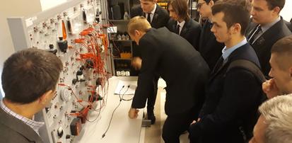 Uczniowie z Malborka w laboratoriach IP